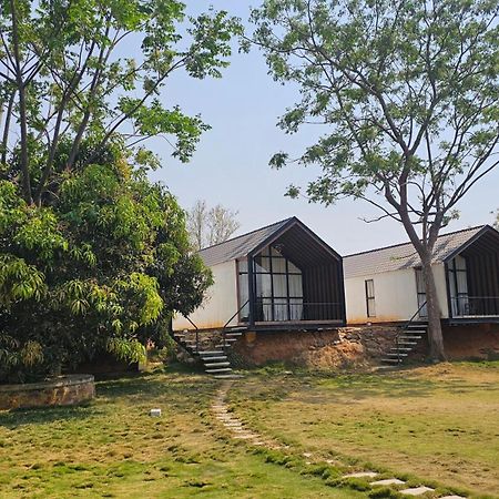 Aura Farms - Private Pool Cottages Rāmanagaram Eksteriør billede