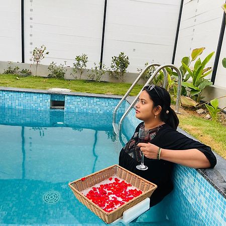 Aura Farms - Private Pool Cottages Rāmanagaram Eksteriør billede