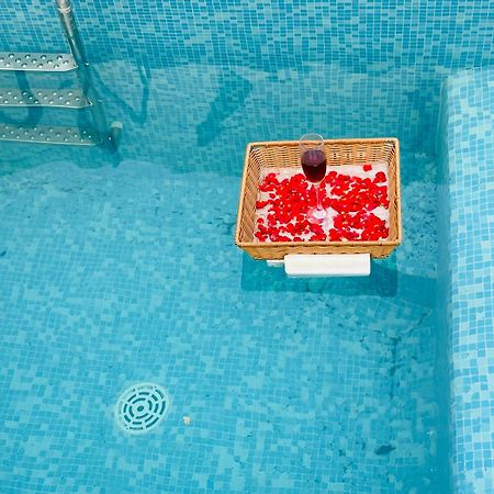 Aura Farms - Private Pool Cottages Rāmanagaram Eksteriør billede