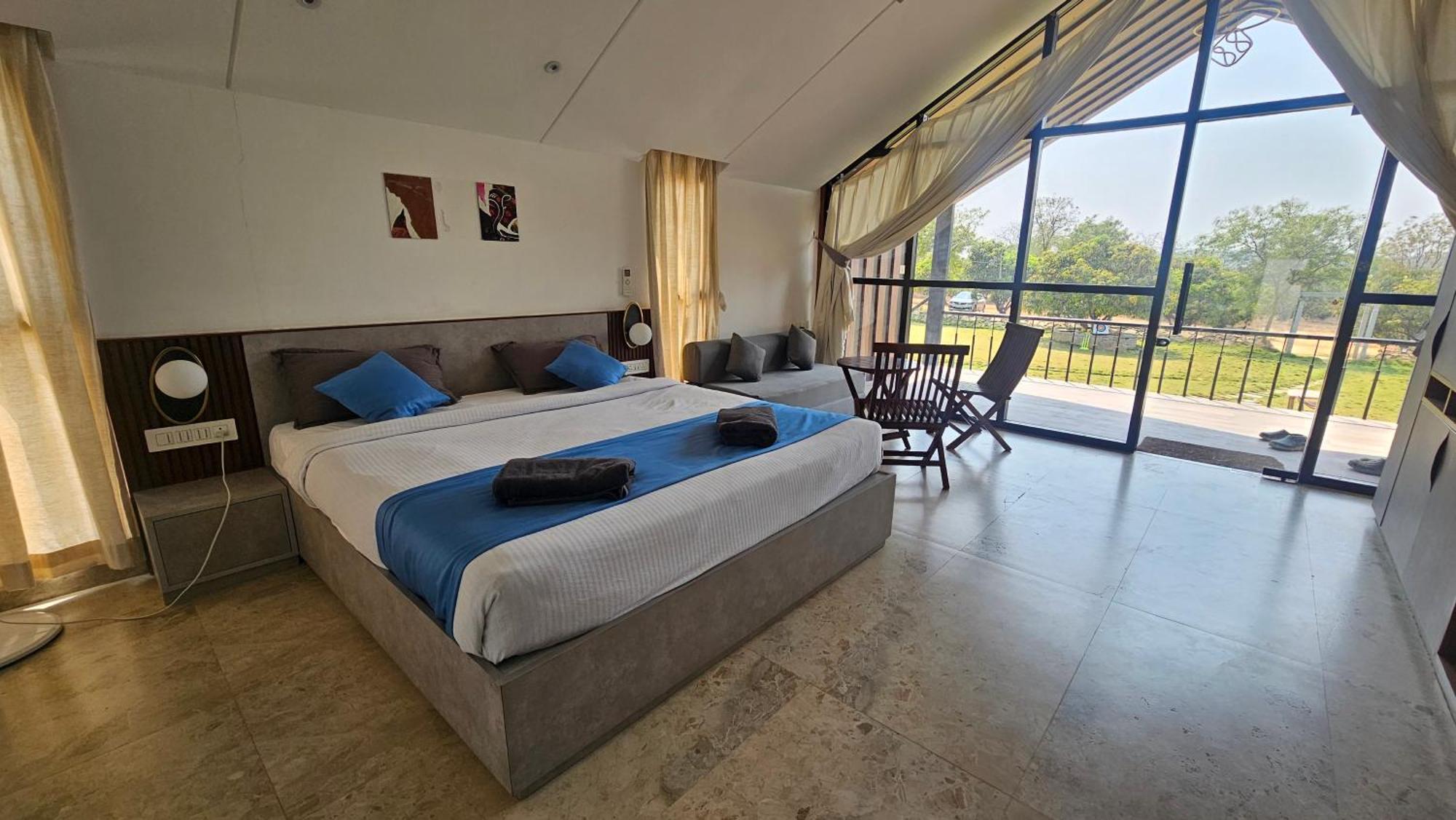 Aura Farms - Private Pool Cottages Rāmanagaram Eksteriør billede