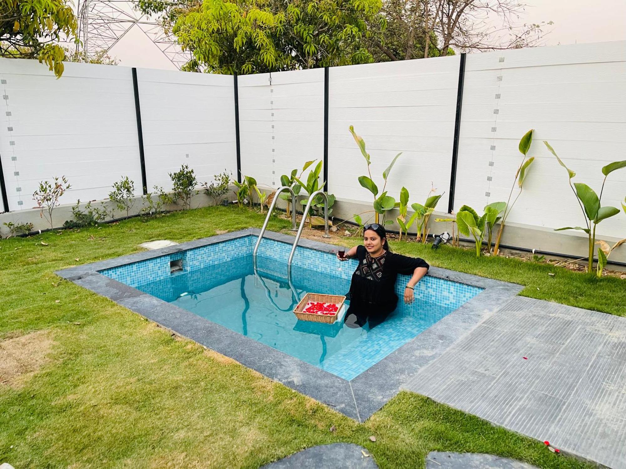 Aura Farms - Private Pool Cottages Rāmanagaram Eksteriør billede