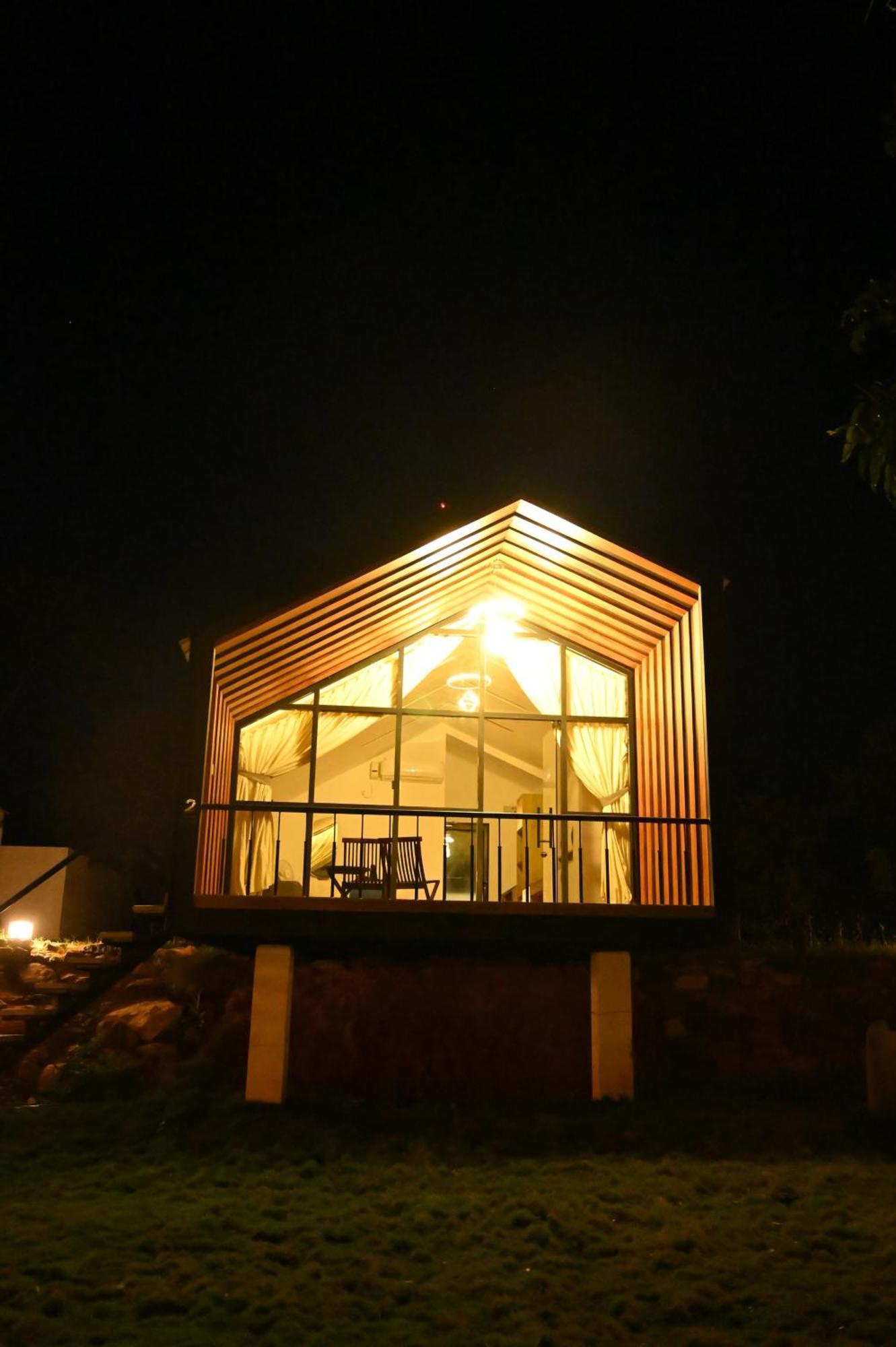 Aura Farms - Private Pool Cottages Rāmanagaram Eksteriør billede